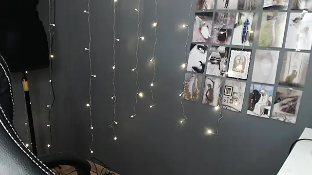  LUCY LAVE online show from 04.17.26