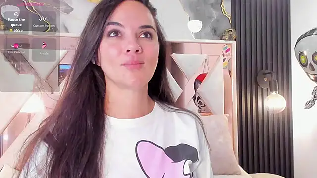 Snapshot of Alijohansonn chatting on 10.31.25 Alijohansonn online show from 10.31.25