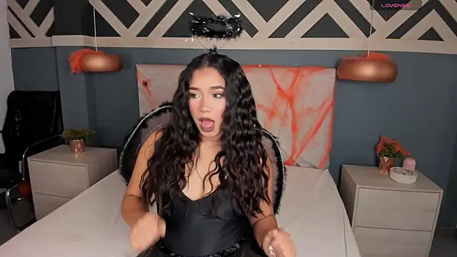 EmilyZahar online show from 10.31.25