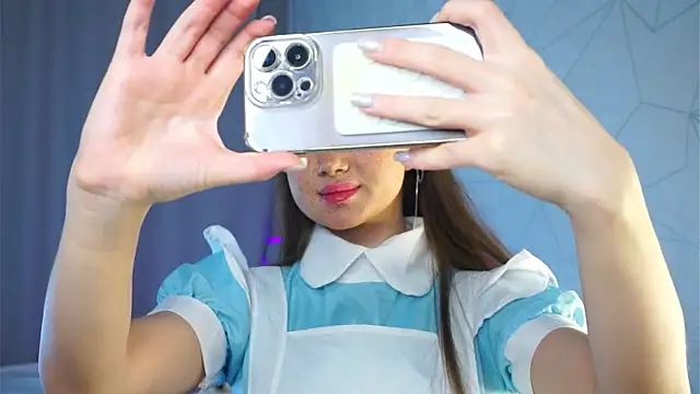 Snapshot of vvillywonka chatting on 12.18.25 vvillywonka online show from 12.18.25