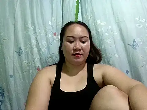 prettywetmom88 online show from 10.13.25