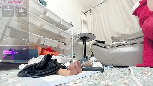 Snapshot of fox-yiyi chatting on 02.23.26 fox-yiyi online show from 02.23.26