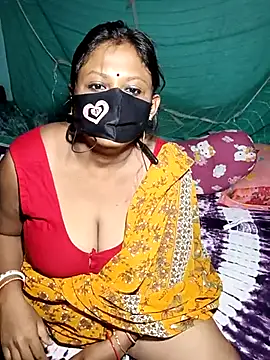 Snapshot of Hotty-rosni chatting on 10.27.25 Hotty-rosni online show from 10.27.25