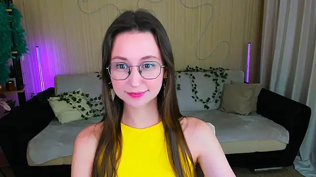 YourLovellyStory online show from 11.24.25