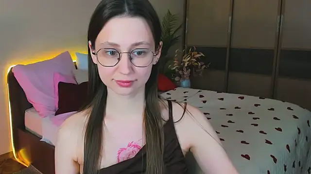 YourLovellyStory online show from 04.08.26