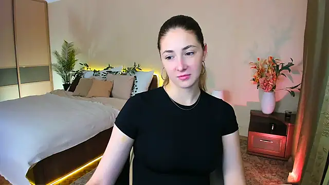 Snapshot of SensitiveSooul chatting on 09.25.25 SensitiveSooul online show from 09.25.25
