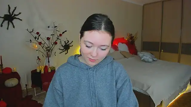 AlluringLookk online show from 10.25.25