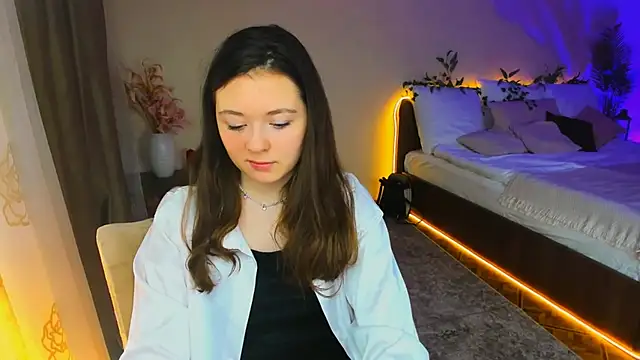 AlluringLookk online show from 11.08.25