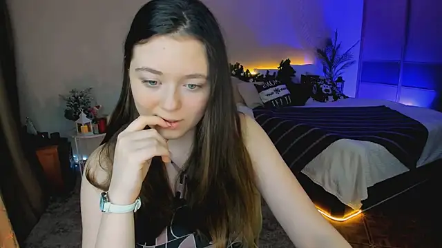 AlluringLookk online show from 12.16.25