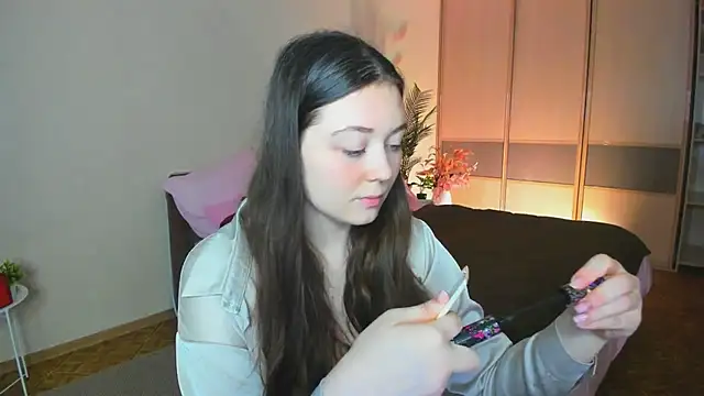 AlluringLookk online show from 04.17.26