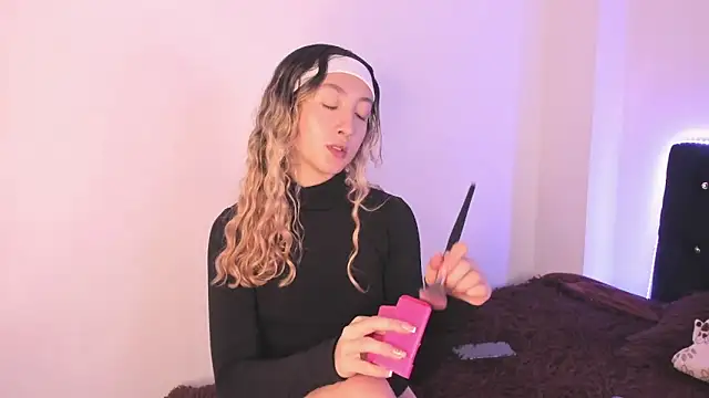 LauMiller online show from 11.29.25