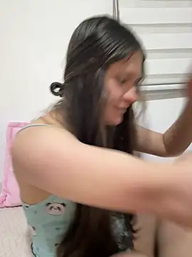 Emilyybennet  online show from 03.28.26