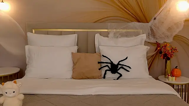 VanessaFields online show from 10.22.25