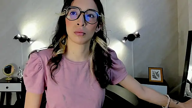 Emilia Bons online show from 12.02.25