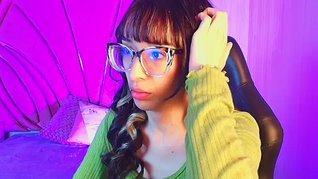 Emilia Bons online show from 04.17.26