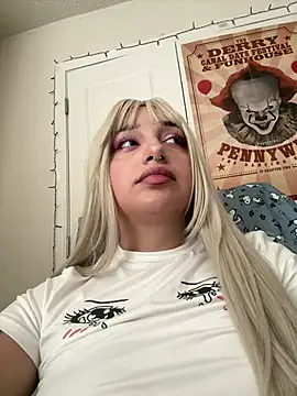 CharmingMaddie online show from 04.14.26