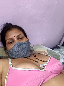 Snapshot of Love-pari077 chatting on 10.18.25 Love-pari077 online show from 10.18.25