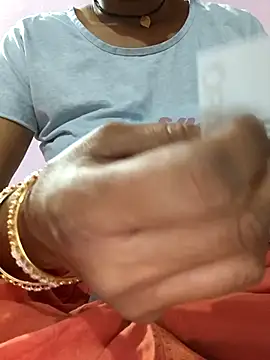 Snapshot of Love-pari077 chatting on 10.20.25 Love-pari077 online show from 10.20.25