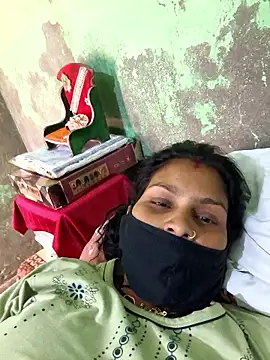 Snapshot of Love-pari077 chatting on 11.03.25 Love-pari077 online show from 11.03.25