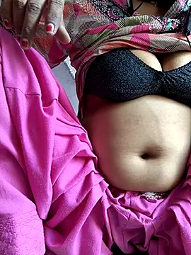 Snapshot of Love-pari077 chatting on 11.05.25 Love-pari077 online show from 11.05.25