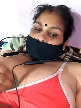 Snapshot of Love-pari077 chatting on 11.20.25 Love-pari077 online show from 11.20.25