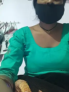 Snapshot of Love-pari077 chatting on 11.30.25 Love-pari077 online show from 11.30.25