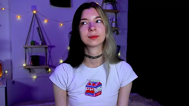 EmmieBlade online show from 10.15.25