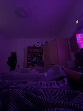 xmilolivex online show from 10.15.25