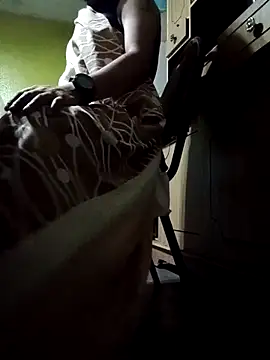 Snapshot of thekinglizard chatting on 11.29.25 thekinglizard online show from 11.29.25