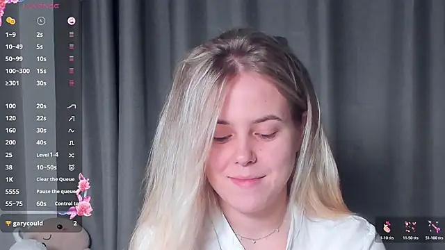 Snapshot of AngelAnty chatting on 10.27.25 AngelAnty online show from 10.27.25