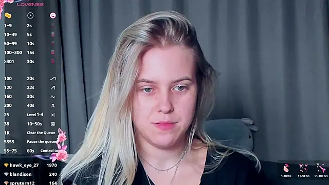 Snapshot of AngelAnty chatting on 11.10.25 AngelAnty online show from 11.10.25