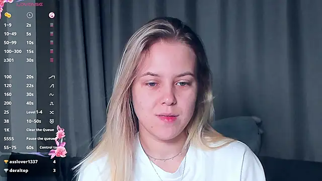 Snapshot of AngelAnty chatting on 11.14.25 AngelAnty online show from 11.14.25