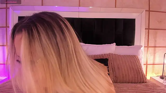 GretaVelvet online show from 02.25.26