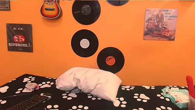 meisevil77 online show from 11.23.25