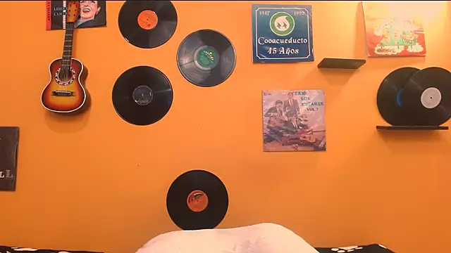 meisevil77 online show from 12.23.25