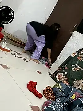 hiddennisha online show from 10.18.25