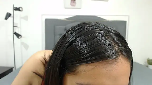 Snapshot of Janne_ chatting on 10.04.25 Janne online show from 10.04.25