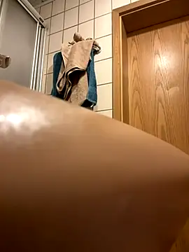 Snapshot of irimiea1729 chatting on 11.29.25 irimiea1729 online show from 11.29.25