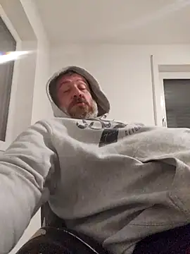 Flotschy85 online show from 02.22.26