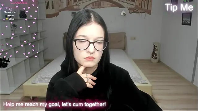 AlicaMoons online show from 11.26.25