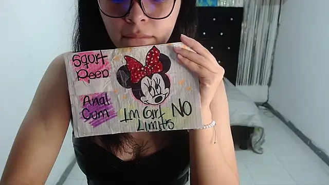 Snapshot of Darkittydoll_15 chatting on 09.29.25 Darkittydoll 15 online show from 09.29.25