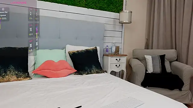 JenniferLovve online show from 09.12.25