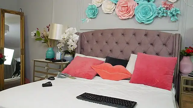 JenniferLovve online show from 11.09.25