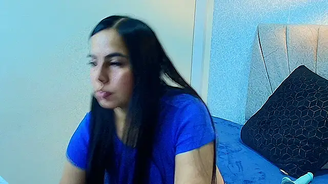 Aly Smith  online show from 09.18.25