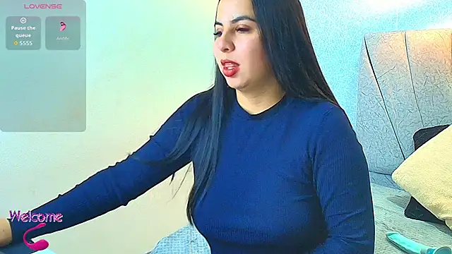 Aly Smith  online show from 10.10.25