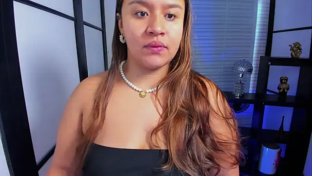 Snapshot of ElaBourn_ chatting on 09.28.25 ElaBourn online show from 09.28.25