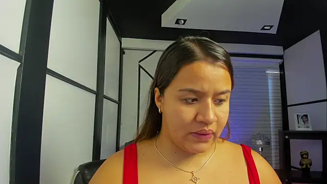 Snapshot of ElaBourn_ chatting on 10.19.25 ElaBourn online show from 10.19.25