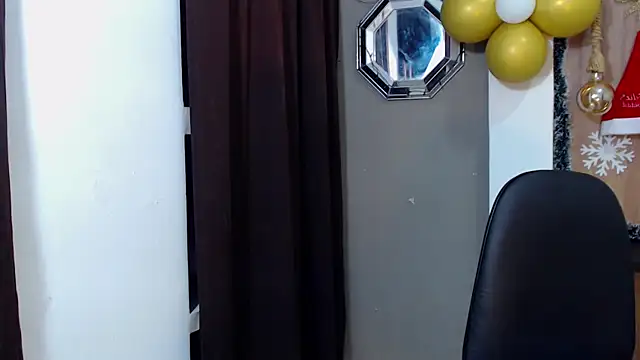 Snapshot of fire_and_moon chatting on 11.17.25 fire and moon online show from 11.17.25