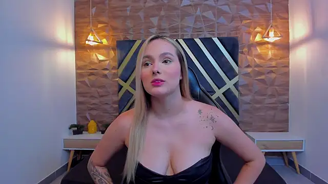 Emmaa white  online show from 01.10.26