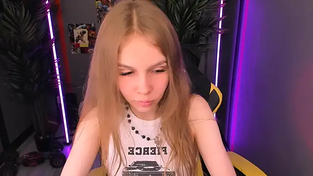 Snapshot of Selen_hells_weet chatting on 10.03.25 Selen hells weet online show from 10.03.25